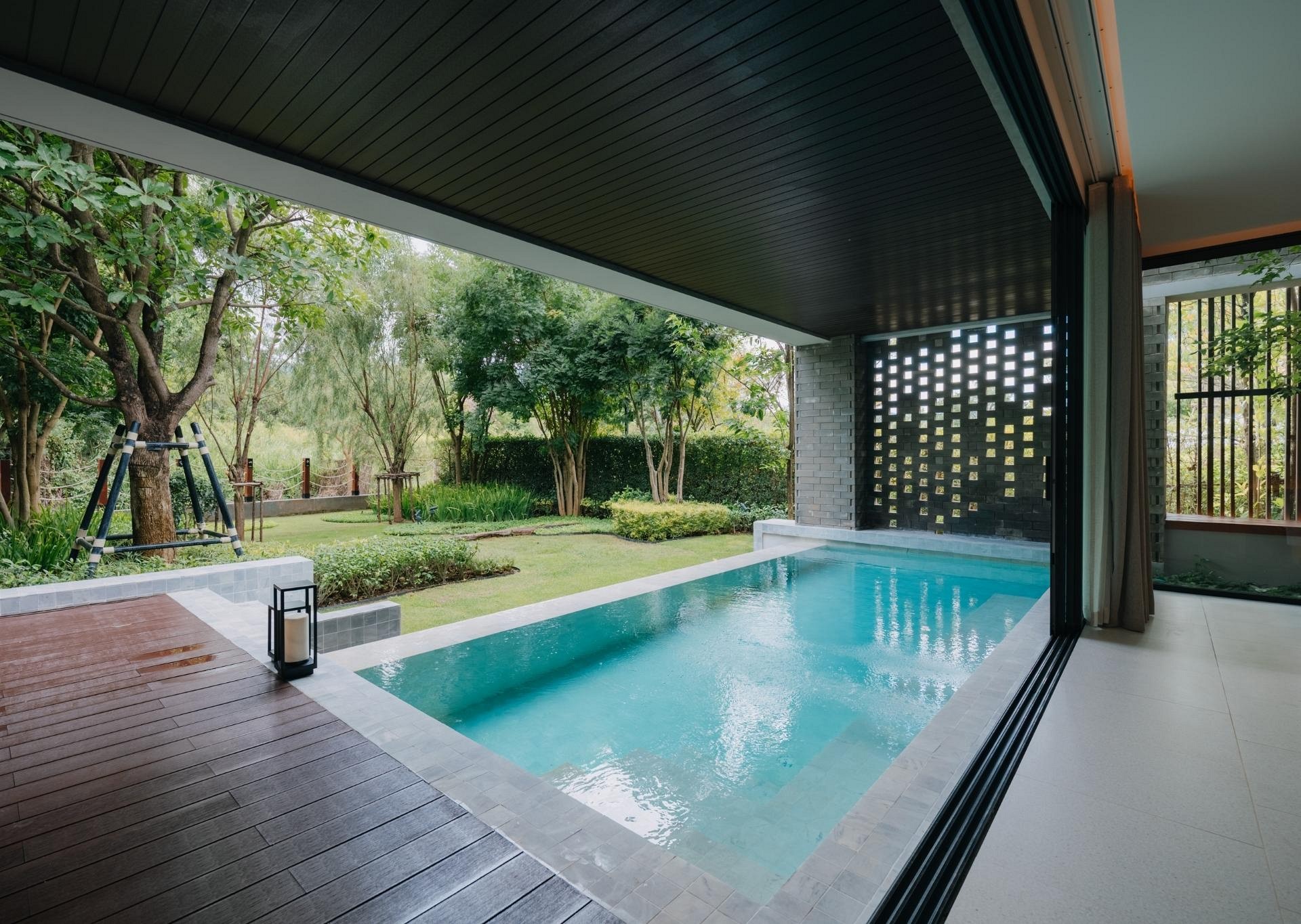 Single Pool Villa Canal View