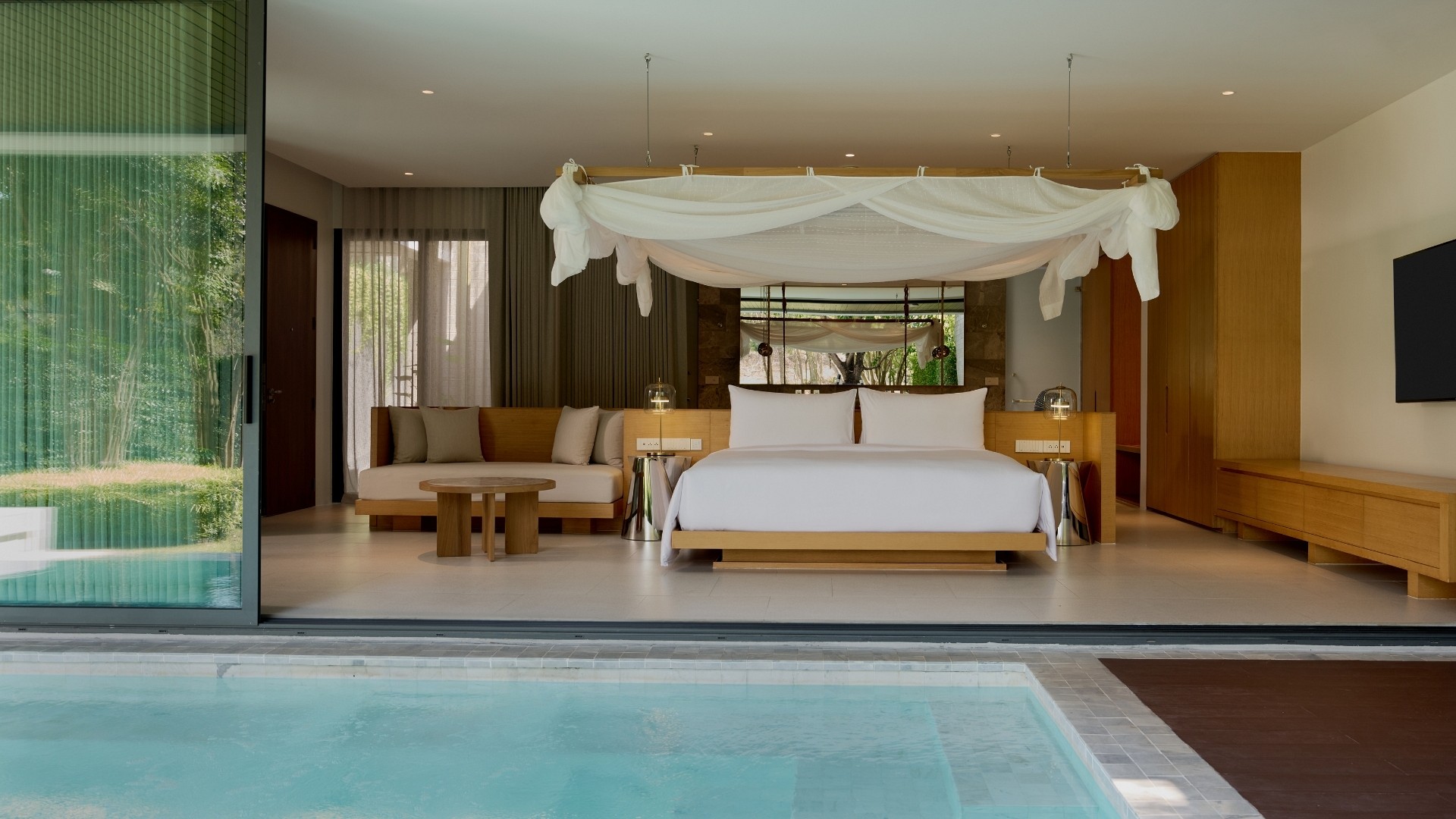 Single Pool Villa Canal View